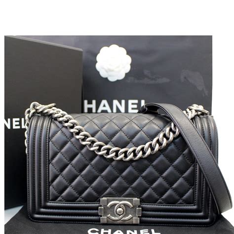 chanel boy old medium vs small|chanel small boy bag black.